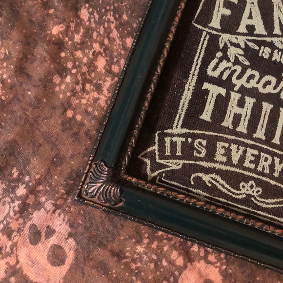 Vintage OOAK Handpainted Shabby Chic “Family Is Not An Important Thing…” Frame - Picture 12 of 16